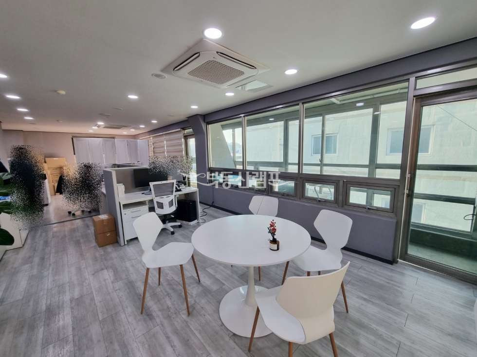 서울 강남구 신사동 신사동 테라스有 인테리어 사무실 월세 매물번호 10279 사진 1