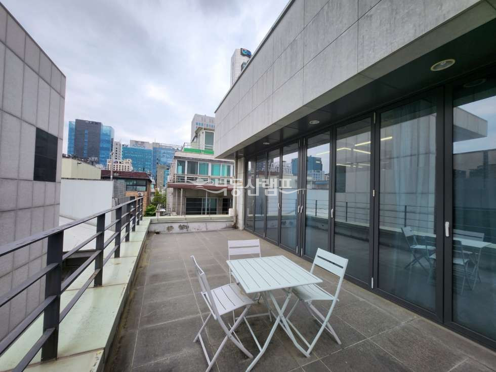 서울 강남구 역삼동 더블역세권 위치 통사옥, 인테리어 내외부 A급 월세 매물번호 11076 사진 6