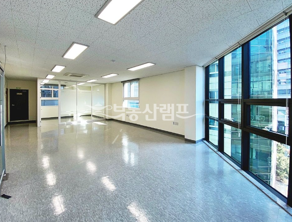 서울 서초구 서초동 주건축물제1동 ※양재역 1분, 화이트톤 채광좋은 서초동사무실 임대 월세 매물번호 14580 사진 1