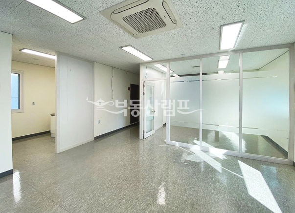 서울 서초구 서초동 주건축물제1동 ※양재역 1분, 화이트톤 채광좋은 서초동사무실 임대 월세 매물번호 14580 사진 3