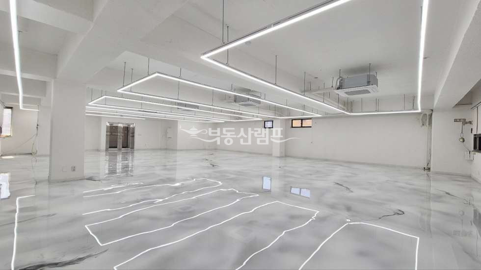 서울 강남구 논현동 논지정주차2대 실72P 내부리모델링 완료된 가성비 최고의 사무실 월세 매물번호 14636 사진 4