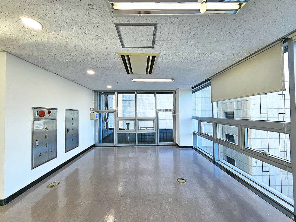 서울 강남구 논현동 ❤ 신논현역 대로변 희소성 있는 특급 사무실 월세 매물번호 14689 사진 4