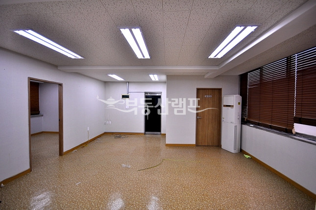 서울 강남구 신사동 압구정역세권의 넓고 실속있는 사무실 월세 매물번호 13788 사진 4