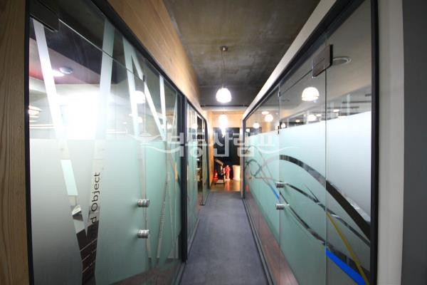 서울 강남구 역삼동 인테리어 정말잘된 A급 사무실 월세 매물번호 13814 사진 1