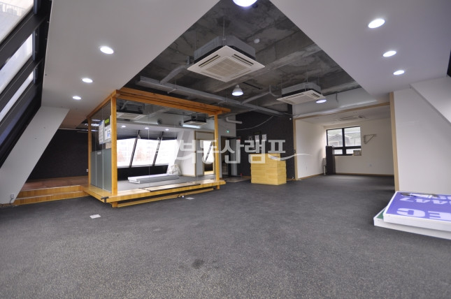 서울 강남구 신사동 BOGO빌딩동 신사동 가로수길 이면에 통사옥 임대 월세 매물번호 13826 사진 3