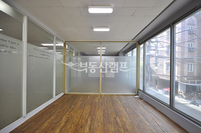 서울 강남구 신사동 ● 채광 짱 ~~ 월세 매물번호 13884 사진 2