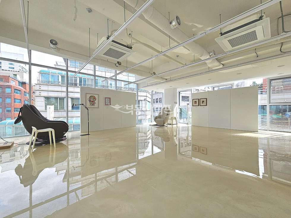 서울 강남구 논현동 학동근린공원 화이트톤 노출천장 개방감좋은 복층 사무실 월세 매물번호 14723 사진 3