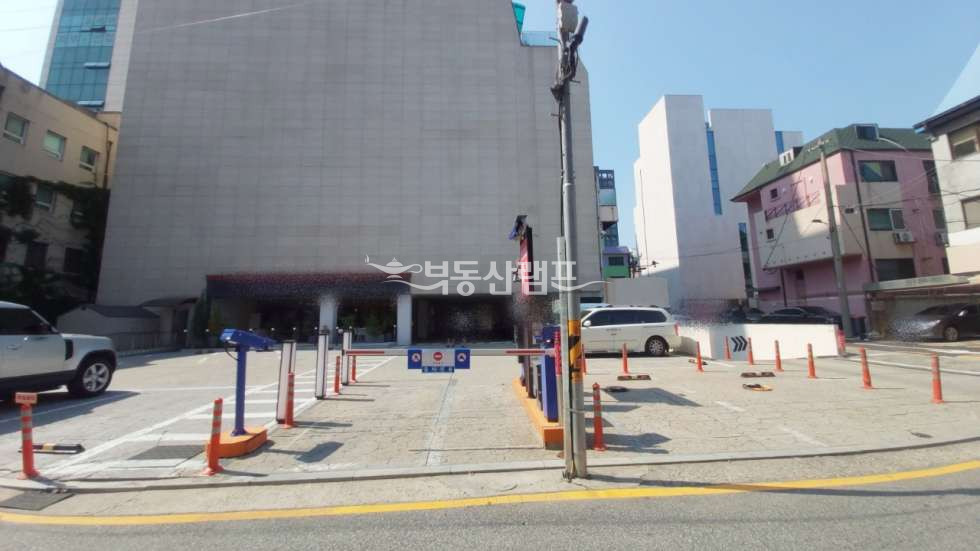 서울 강남구 논현동 300평 대로변, 층고높은 특A 대형사무실 임대 월세 매물번호 14778 사진 7