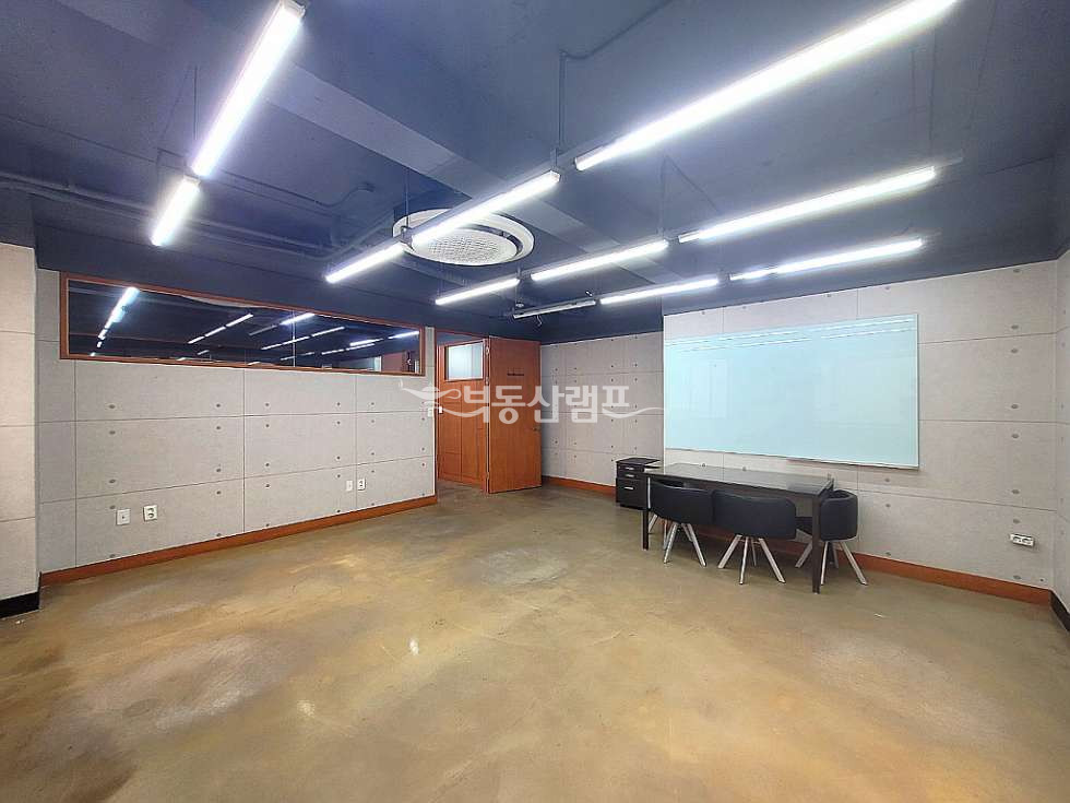 서울 서초구 서초동 서초 교대사거리 룸5개 전용50평 단독사무실 월세 매물번호 14854 사진 5