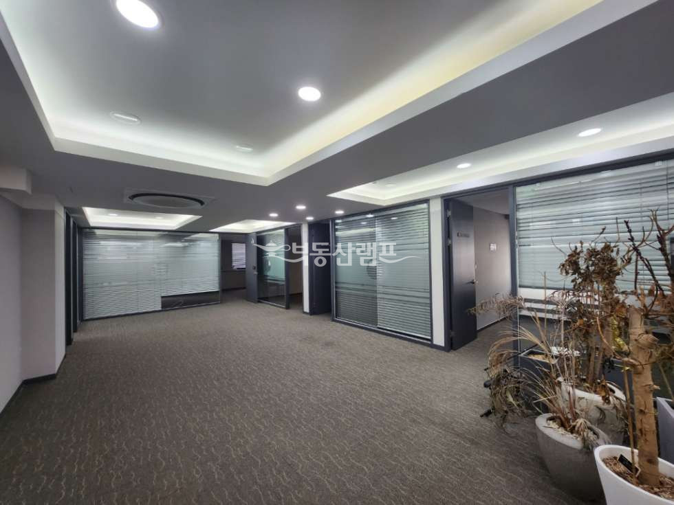 서울 강남구 대치동 삼성역 3분 AAA급 룸5 주차2 냉난방기 완료된 사무실 월세 매물번호 14917 사진 12
