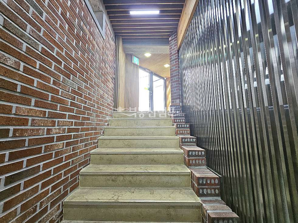 서울 강남구 논현동 언주역 & 학동역 더블역세권 반지층 60평대 단독 사무실 월세 매물번호 14922 사진 9