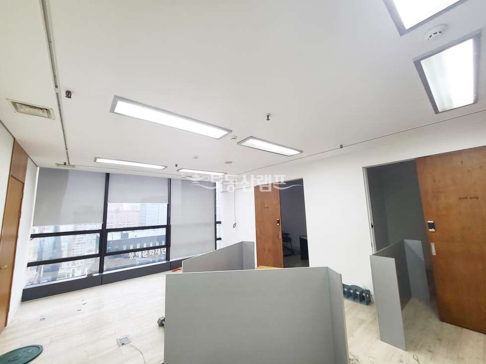 서울 강남구 역삼동 강남역 초역세권 대로변 사무실 월세 매물번호 10367 사진 1