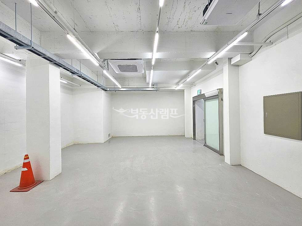 서울 강남구 논현동 1동 ❤ 언주역 인테리어 A 급 리모델링 사옥 통임대 사무실 월세 매물번호 10838 사진 9