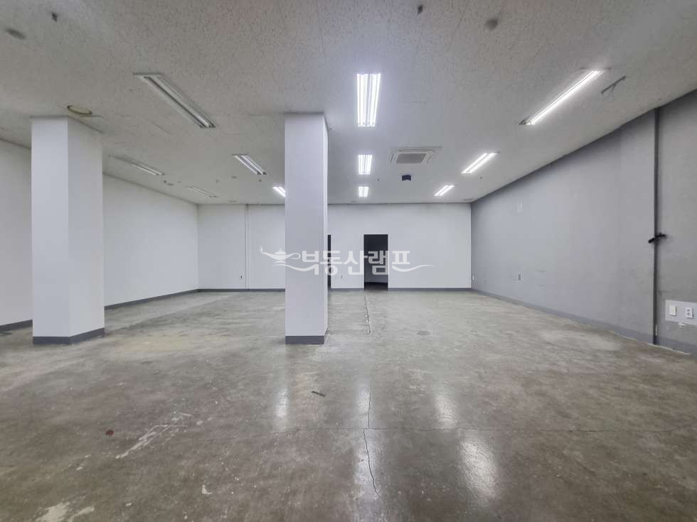 서울 강남구 역삼동 층고 높은 사무실, 출입구2개, 스튜디오추천 월세 매물번호 15125 사진 3