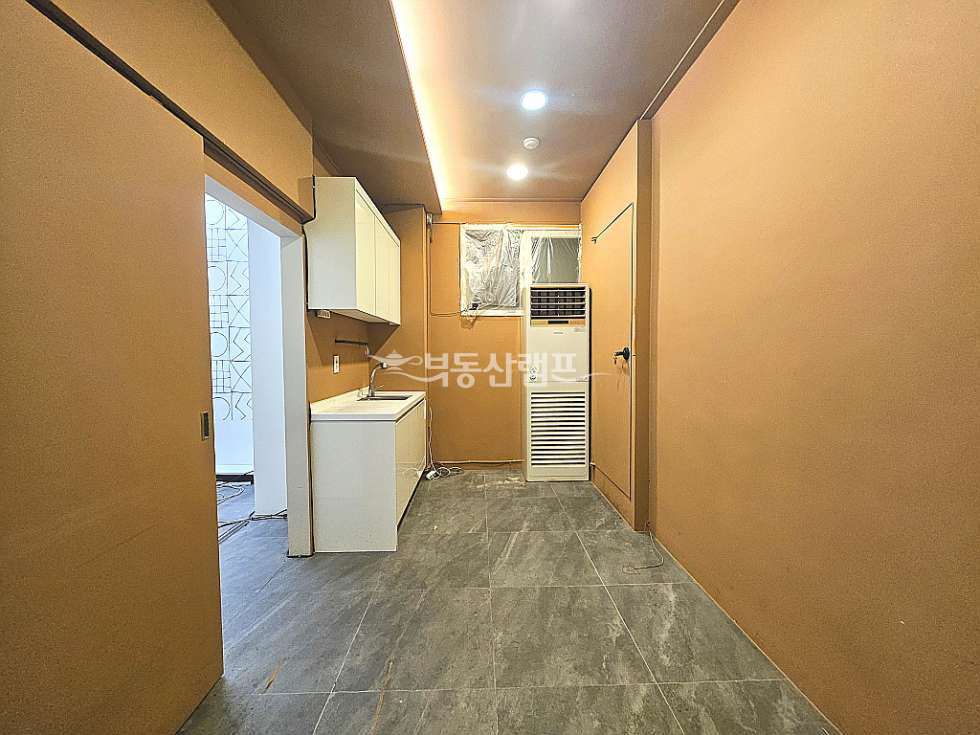 서울 강남구 논현동 학동역 1층 쇼룸 인테리어 매장 사무실 월세 매물번호 15126 사진 3