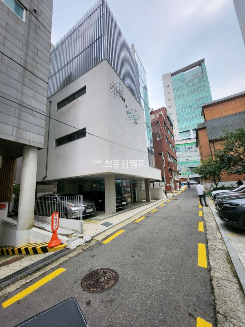 서울 서초구 서초동 남부터미널역3분, 대로이면, 신축 고급디자인 통임대 월세 매물번호 11069 사진 2