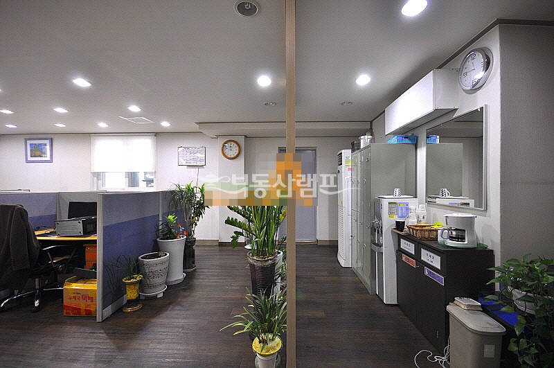 서울 강남구 역삼동 깔끔하고 실용적인 인테리어 사무실 임대 월세 매물번호 10395 사진 3