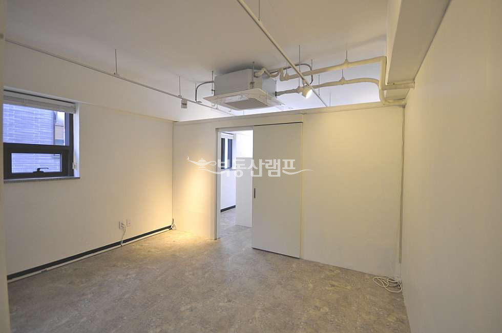 서울 강남구 역삼동 역삼동 깔끔한 사무실임대 월세 매물번호 15242 사진 1