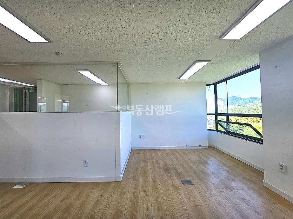 서울 서초구 양재동 양재천공원뷰 인테리어 가성비 사무실 월세 매물번호 15252 사진 3