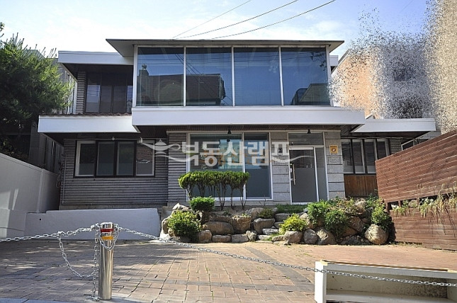 서울 서초구 방배동 ● 주차 빵빵 채광 최고 단독주택 월세 매물번호 11299 사진 1
