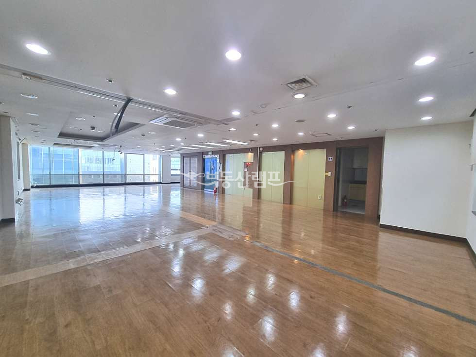 서울 강남구 역삼동 역삼역 업무시설 메인 가성비좋은 사무실 월세 매물번호 10461 사진 2