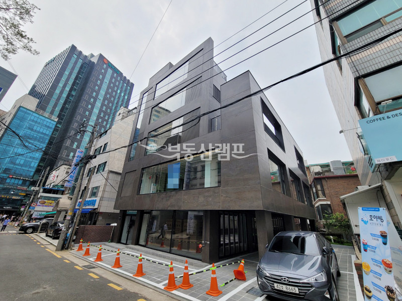 서울 강남구 역삼동 역삼역 신축급인테리어 통임대 사무실 월세 매물번호 10474 사진 1