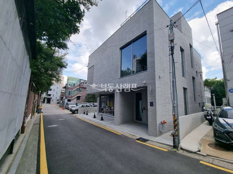 서울 강남구 역삼동 언주역 내외관 수려한 신축 통임대 사옥 월세 매물번호 10484 사진 1