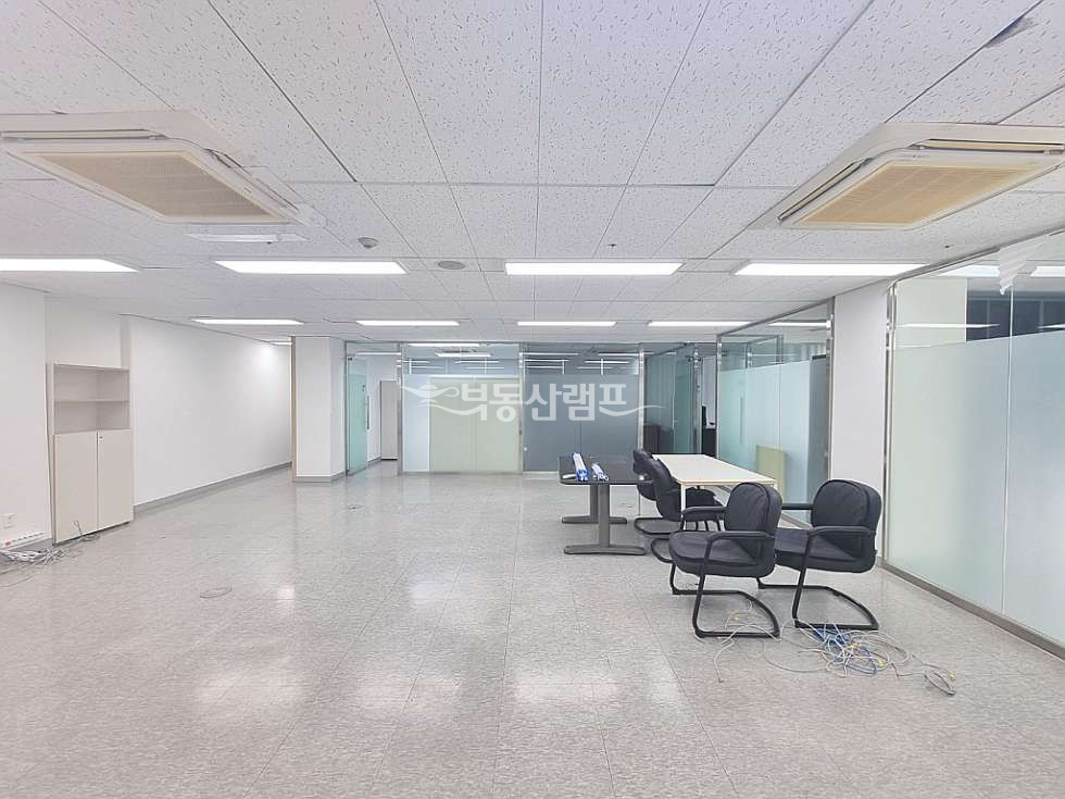 서울 강남구 역삼동 국기원사거리 글라스룸6, 업무홀 인테리어 사무실 월세 매물번호 10491 사진 1