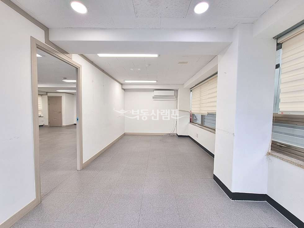 서울 강남구 논현동 신사역 초역세권 실29 A급 인테리어 사무실 월세 매물번호 10500 사진 4