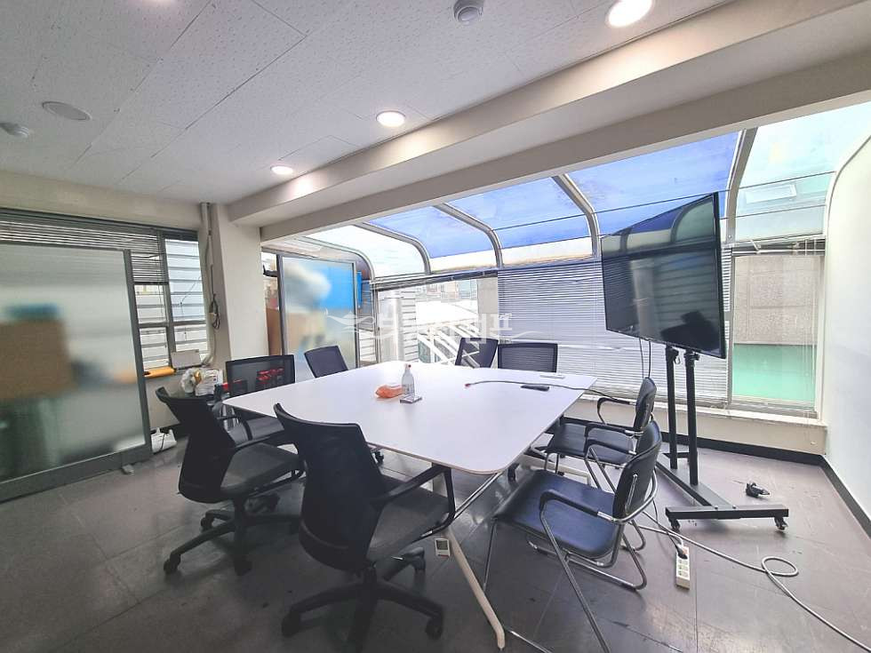 서울 강남구 논현동 신사역 초역세권 룸2 인테리어 완비된 가성비A급 사무실 월세 매물번호 10501 사진 3