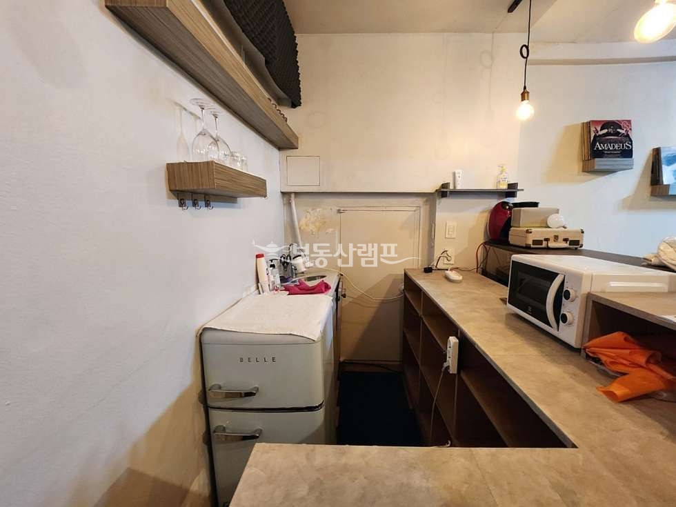 서울 강남구 신사동 신사동 가로수길 인근 인테리어 가성비 매우 좋은 공간 월세 매물번호 10563 사진 8