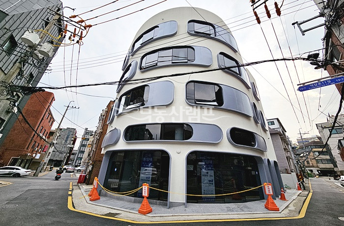 서울 강남구 역삼동 주건축물제1동 역삼동 신축 첫입주 미니사옥 통임대 월세 매물번호 10576 사진 1