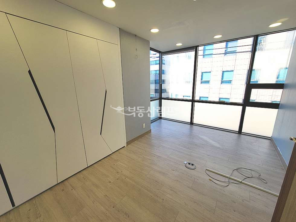 서울 강남구 대치동 삼성역 역세권 깔끔한 내부 인테리어 사무실 월세 매물번호 10598 사진 5