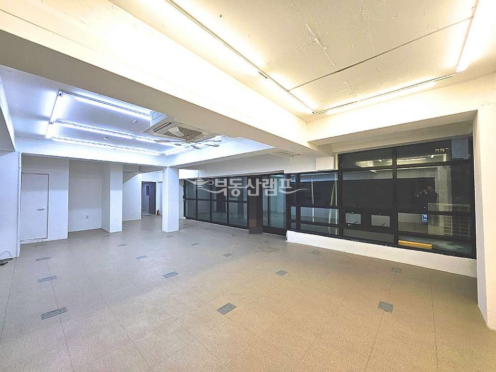 서울 강남구 논현동 을지병원사거리 인근 테라스 단독 사무실 월세 매물번호 10611 사진 4